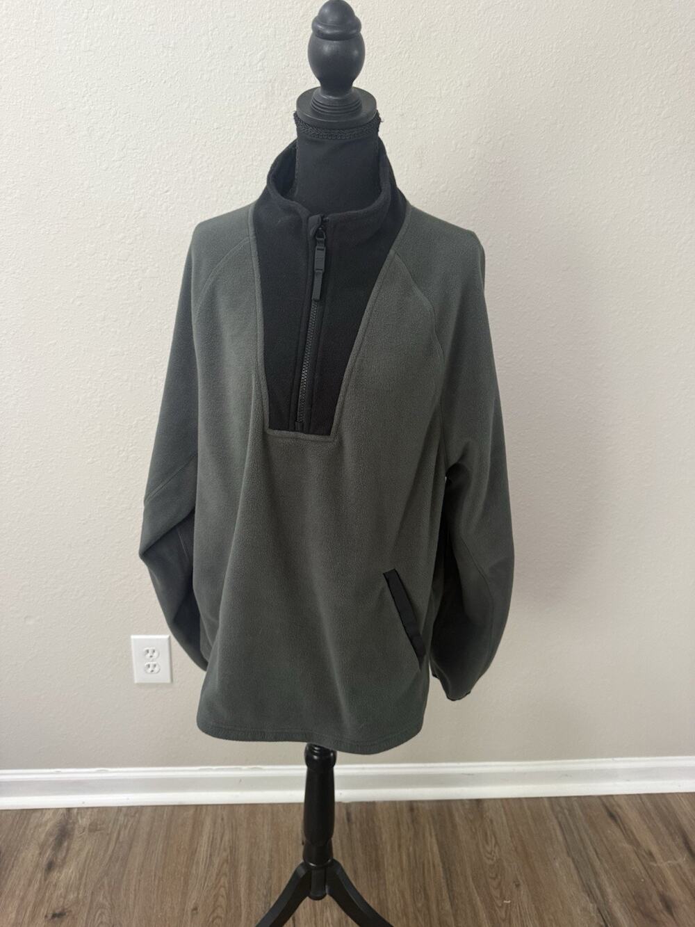 Fabletics Fleece Pullover Mens Large Olive Black 1/4 Zip Mock Neck Jacket